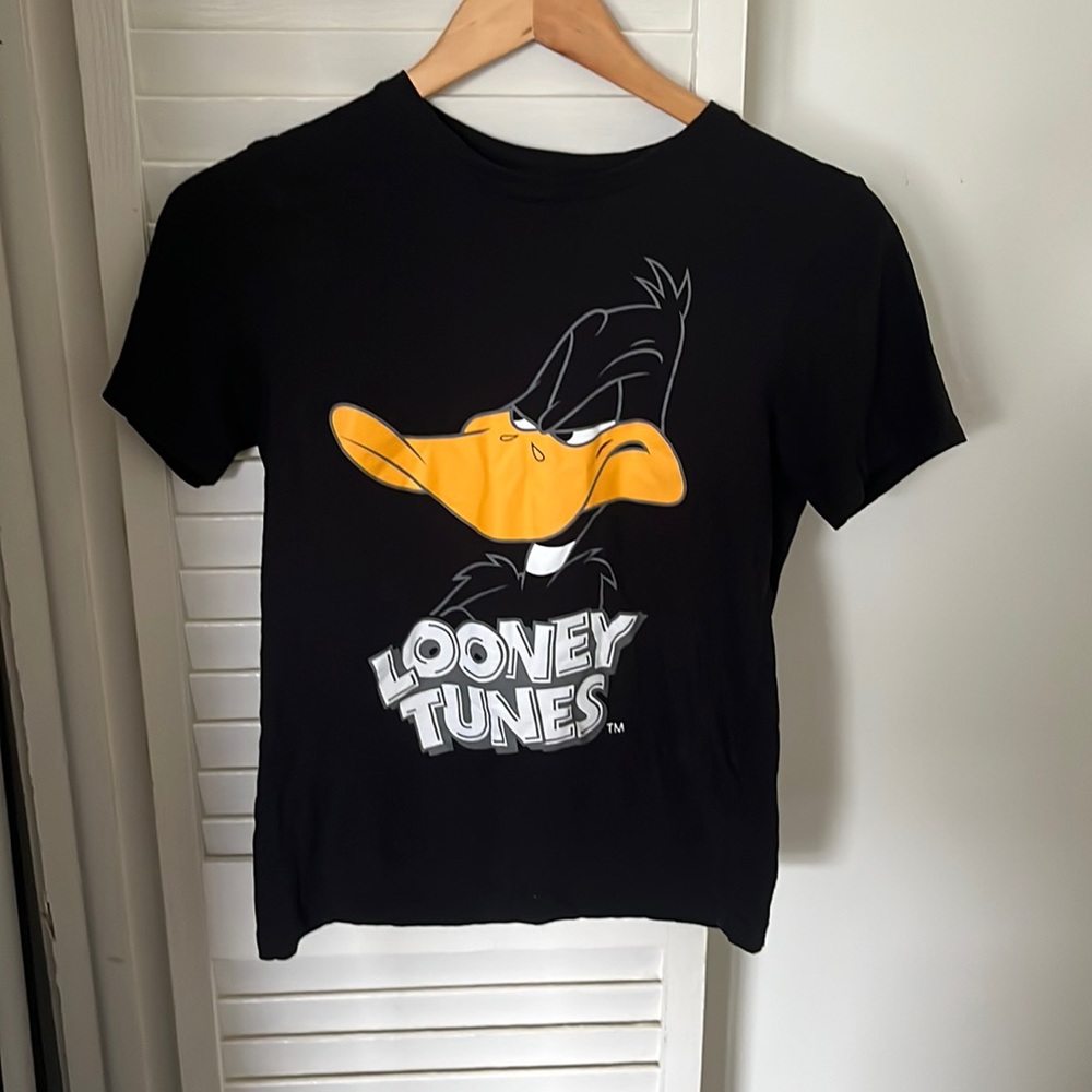 Black t shirt